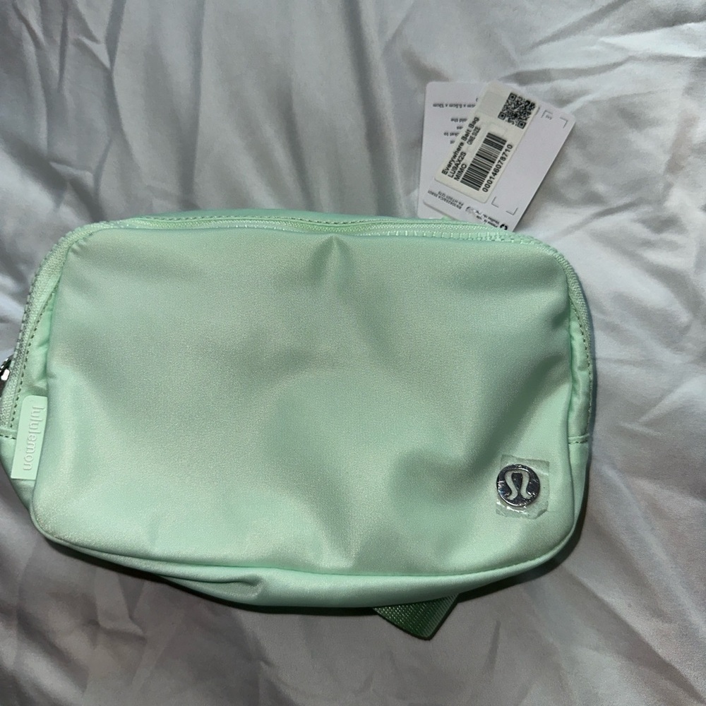 Lululemon Mint Moment Belt Bag New